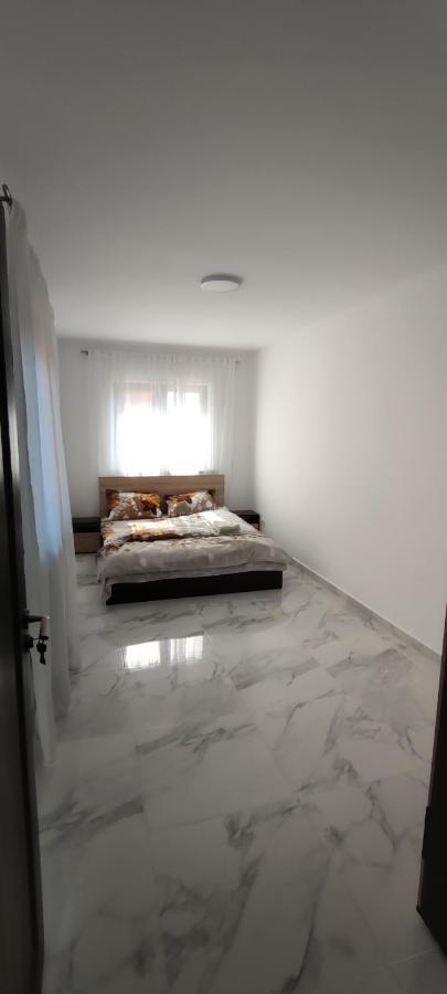 Apartament Naya *