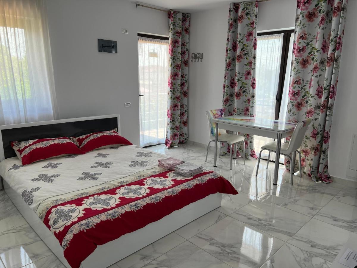 Apartment Naya Bucharest